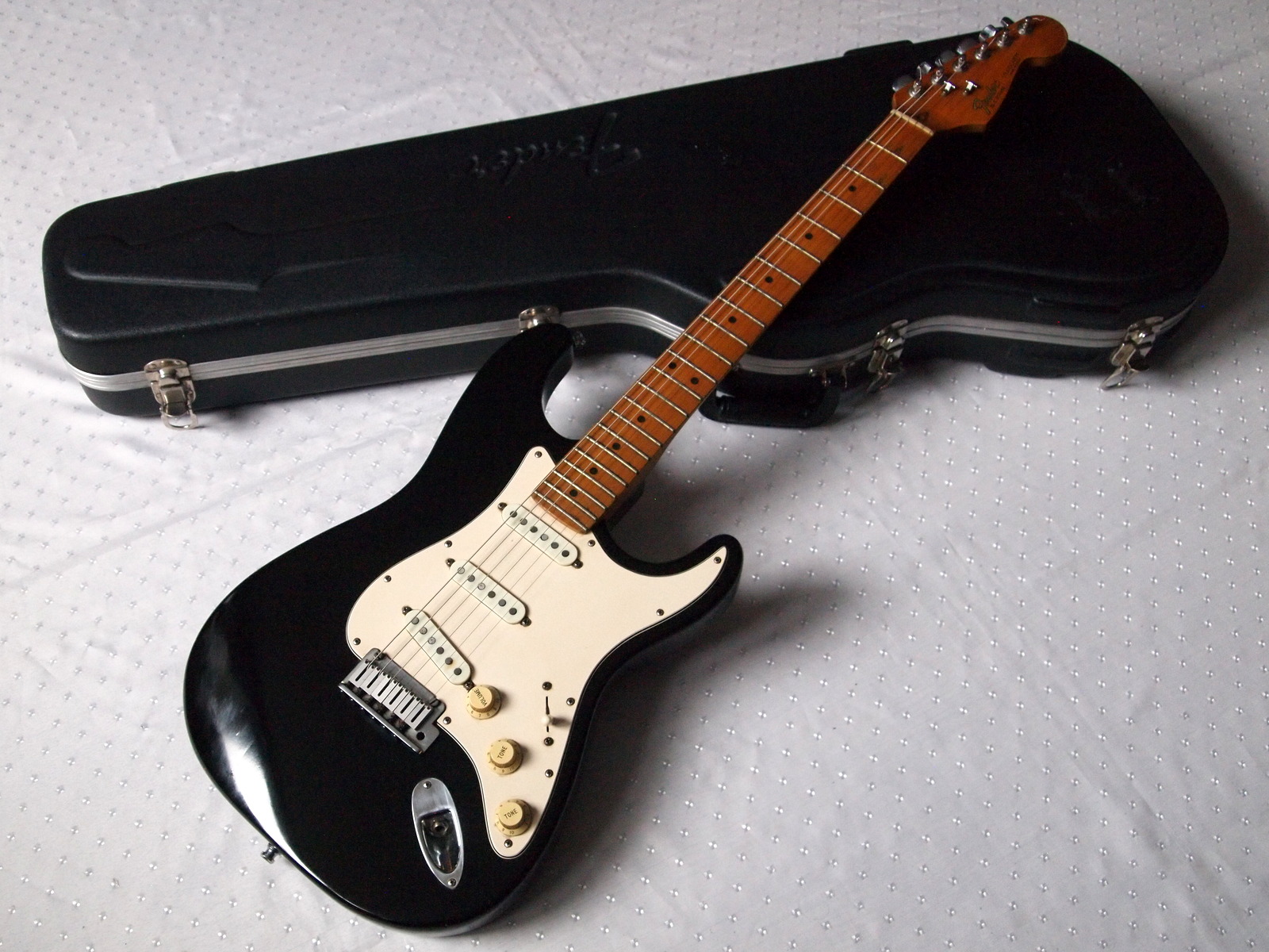 fenderstrat1989.jpg