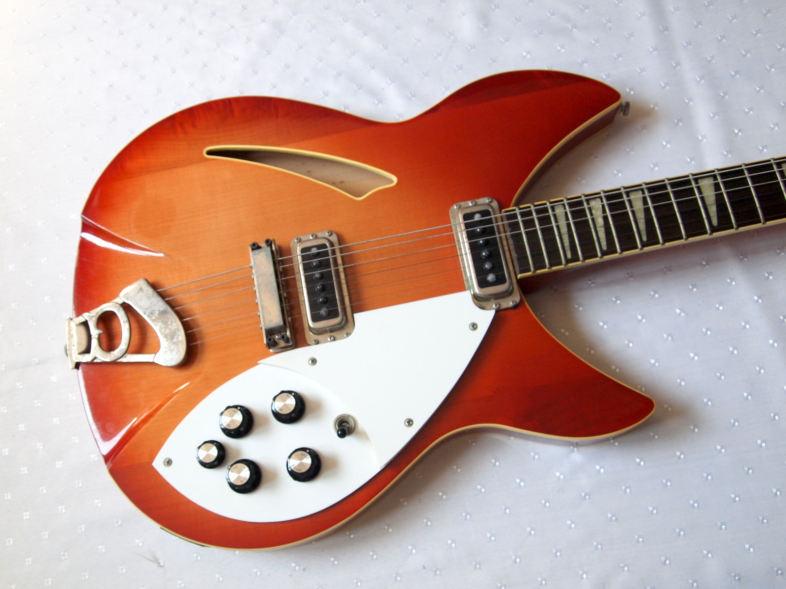 grecorg100rickenbacker.jpg