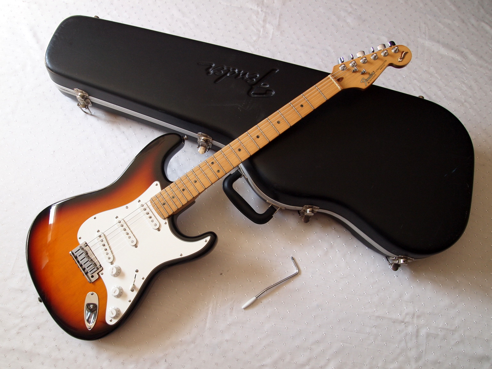fenderstusa40annsnb.jpg