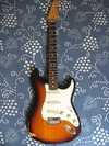 fender_standart_stratocaster_sunburst_1997_g.jpg