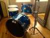 dw_collectors_series_drum_kit_blue_sparkle_3.jpg