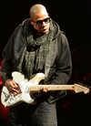 jay_z_guitar_glastonbury_2008_oa.jpg