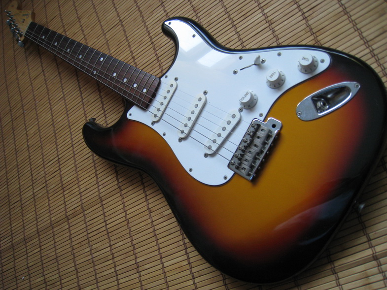 Продаю Squier Stratocaster легендарной серии SILVER SERIES JAPAN MADE 1991....