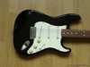 fender_stratocaster_std_32blk_002.jpg