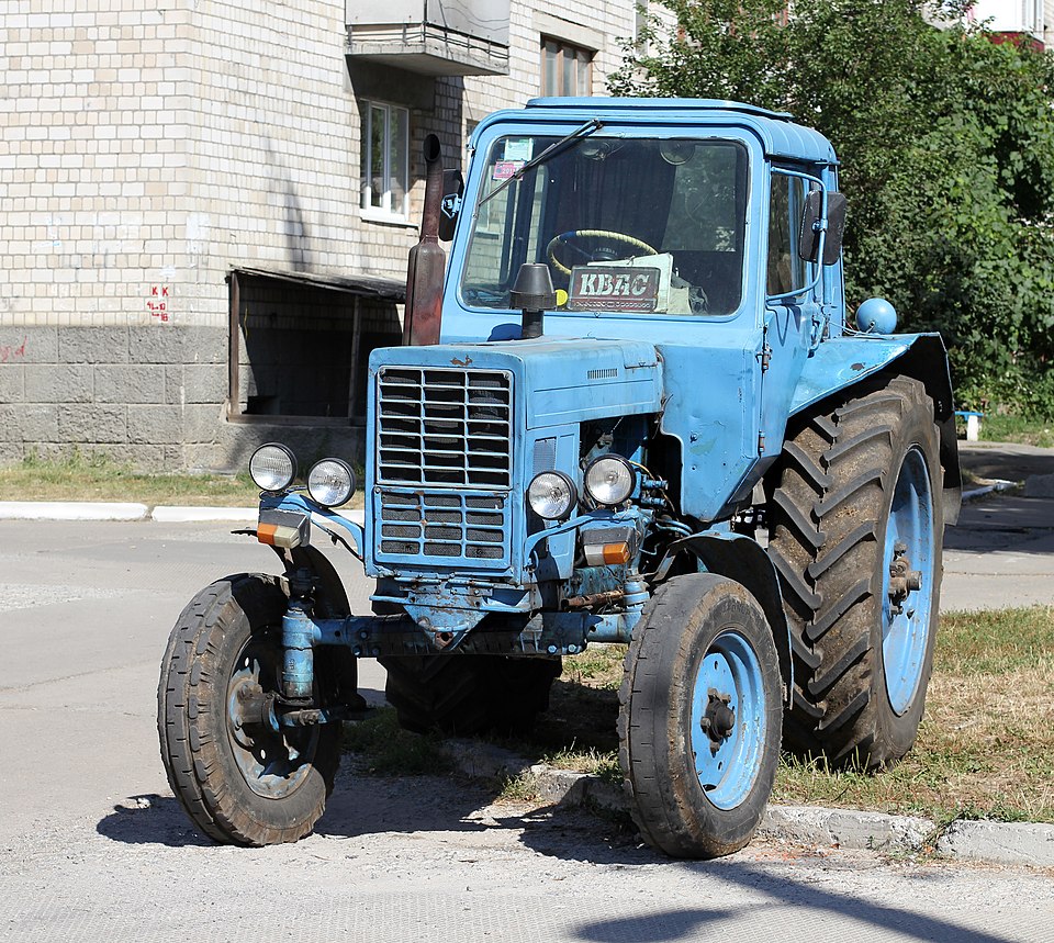 mtz80_tractor_2011_g2.jpg