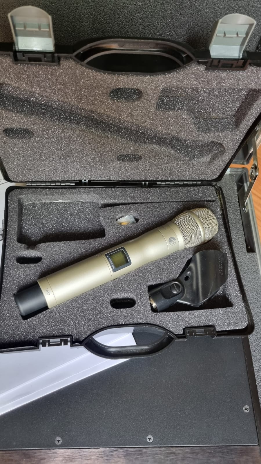 mikrofon_shure_ksm9_ur2_v_keise.jpg