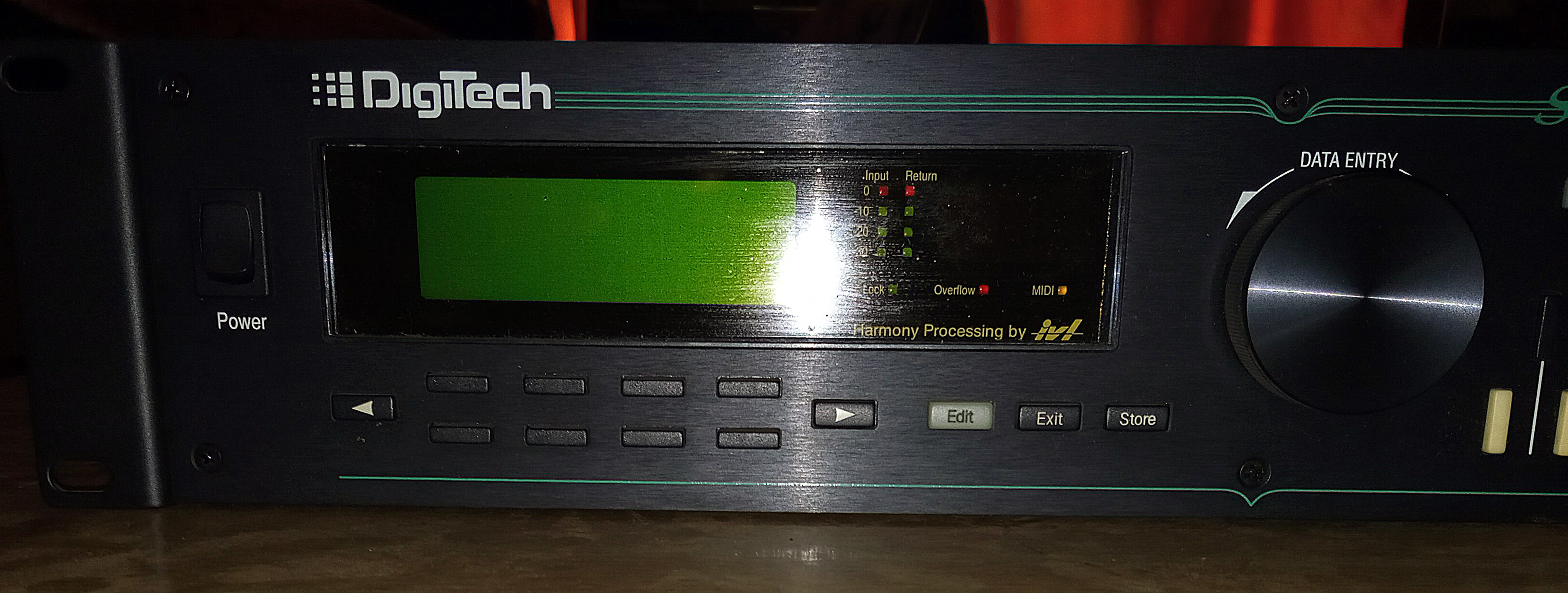 alesis3.jpg